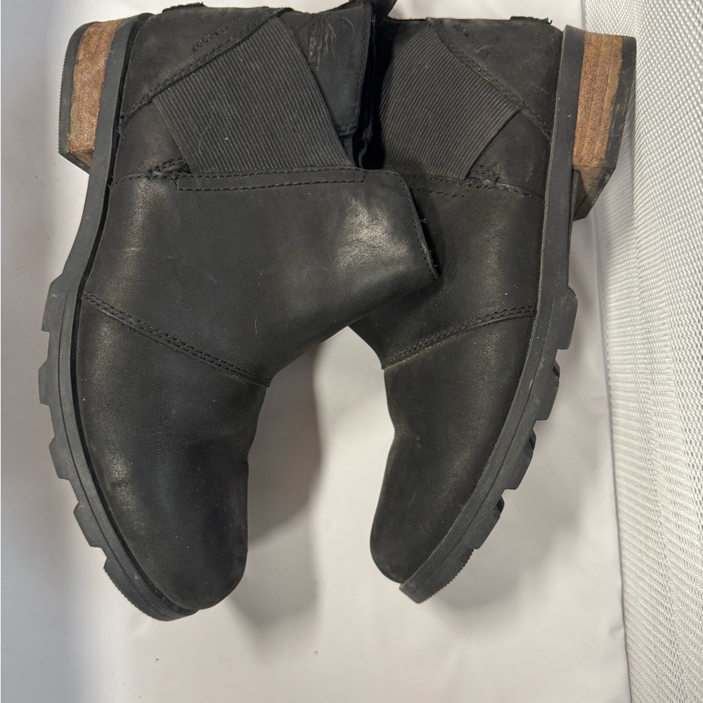 Sorel Chelsea style leather boot, size 7